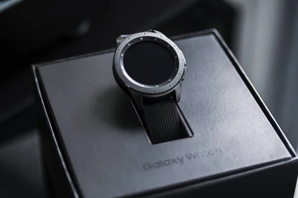 Galaxy watch with a black box — Stock Photo, Image