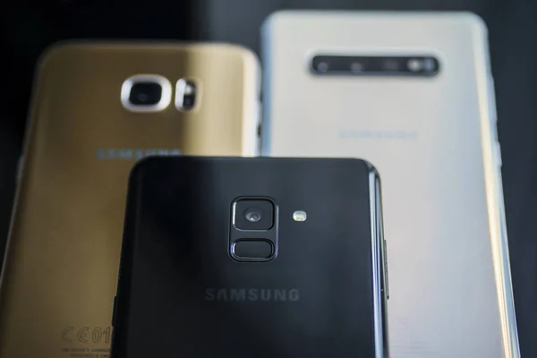 Generaciones de variedad Samsung Galaxy smartphone —  Fotos de Stock