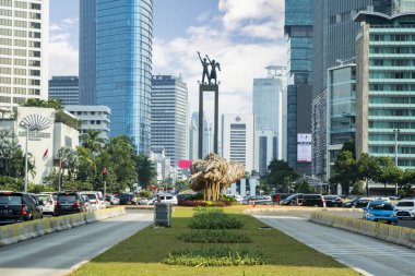 Güzel Hoşgeldiniz anıt gökdelenler çevrili