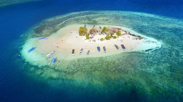 Traditionella båtar förankrade Gili Kedis Island — Stockfoto