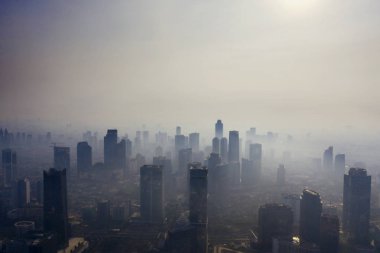 Gökdelensilueti ile hava kirliliği doğal