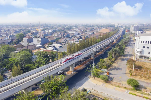 Schönes Stadtbild mit Jakarta mrt am Morgen — Stockfoto