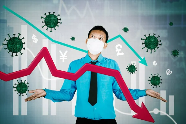 Confused Businessman Wearing Medical Mask Coronavirus Downturn Financial Graph Background — Stock Photo, Image