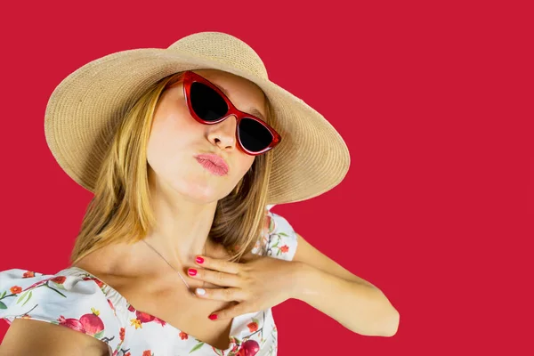 Closeup Caucasian Woman Taking Selfie Photo While Wearing Sunglasses Studio — Stock Photo, Image