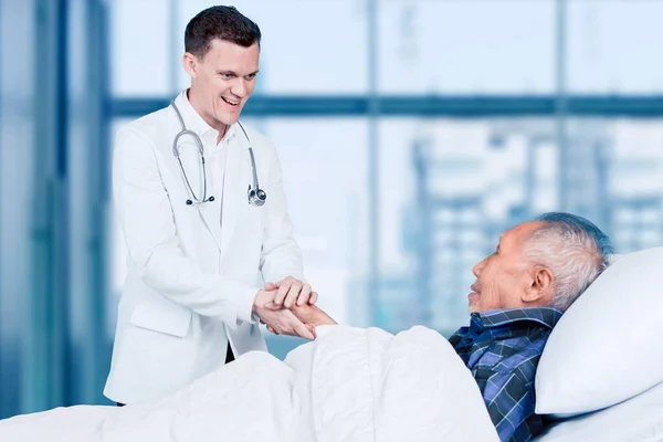 Caucasian Male Doctor Comforting His Elderly Patient Consulting Time Hospital — Stock Photo, Image