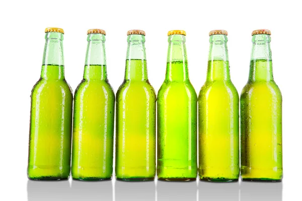 Close Una Fila Bottiglie Birra Fredda Non Aperte Con Gocce — Foto Stock