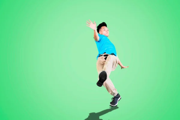 Jovem Homem Elegante Realizando Break Dance Movimento Estúdio Com Fundo — Fotografia de Stock