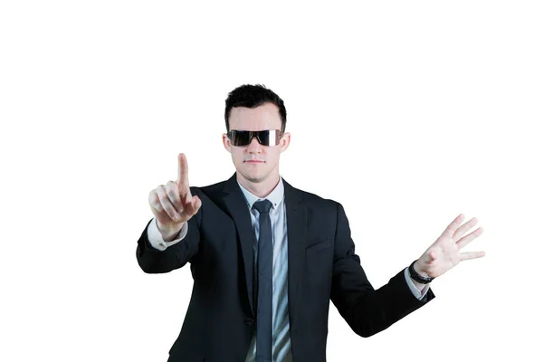 男性高管戴着未来派眼镜 在透明的屏幕上触摸 与白色背景隔离 — 图库照片
