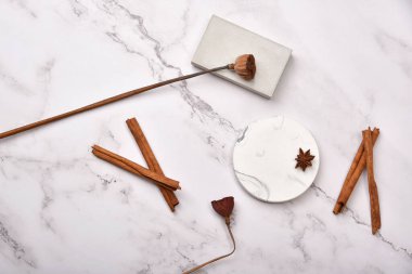 Ürün görünümü sunum için düz yatar, beyaz mermer cilt veya kozmetik ürünleri için arka plan kullanımı, Prop stand satış ürünleri.