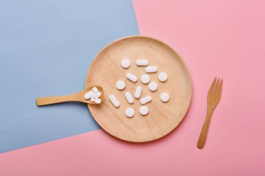 Çeşitli ilaçlar, kaşıkta çok fazla ilaç almak, aşırı teşhis ilaçları kötü sağlığa neden oluyor..