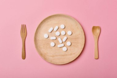 Çeşitli ilaçlar, kaşıkta çok fazla ilaç almak, aşırı teşhis ilaçları kötü sağlığa neden oluyor..