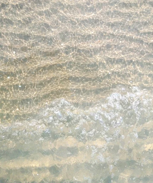 Wellen auf dem Wasser — Stockfoto