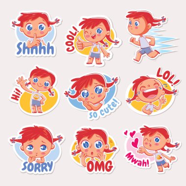 Emoji ve neşeli kızıl kız. Farklı duyguların ifadeleri. Yazılı Duygu: shh, cool, hi, lol, sorry, omg, mwah. Ağ oluşturma, sosyal medya sohbeti ve mobil ileti için çıkartmaları ayarla