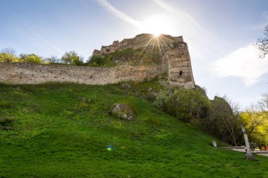 Slovakya, Devin castle. Tarihi kale Devin, Slovakya başkent yakınındaki eski kalıntıları