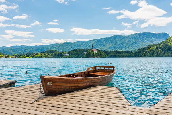 Porto Barco Lago Bled Eslovénia Barcos Madeira Água Azul Pura — Fotografia de Stock