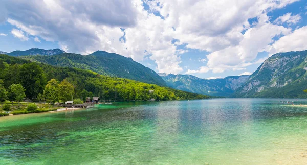 Lago Bohinj Eslovênia Paisagem Lago Com Água Azul Montanhas Fundo — Fotografia de Stock