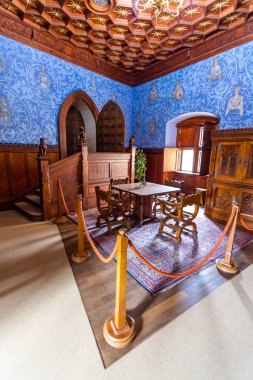 Bojnice, Slovakya-25.08.2018: Bojnice Ortaçağ kale iç, UNESCO mirası, Slovakya. 12. yüzyılda inşa Gotik ve Rönesans elemanları ile romantik kale. İç mekan ekipmanları ve odaları