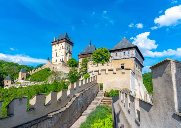 Вид Знаменитий Замок Карлстейн Чеська Республіка Замок Побудований Готичному Стилі — стокове фото