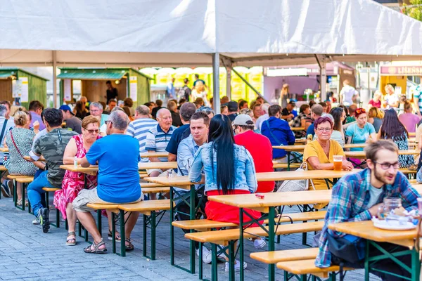 Brno República Checa 2020 Gente Está Visitando Festival Celebración Cerveza —  Fotos de Stock