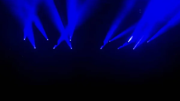 Luces de escenario durante un concierto de rock —  Fotos de Stock