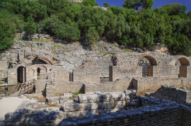Asklepios (tıp Tanrısı) ve agora adanmış kutsal. Buthrotum. Antik Yunan ve Roma şehir daha sonra. Butrint Milli Parkı. UNESCO Dünya Mirası sit alanı. Arnavutluk, Saranda yakınındaki Vlora şehristanı
