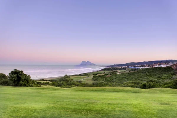 La Alcaidesa'daki plaj ve golf sahası, Costa del Sol, İspanya