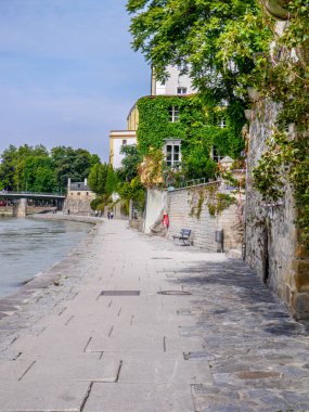 River Inn tam sel, Passau, Almanya