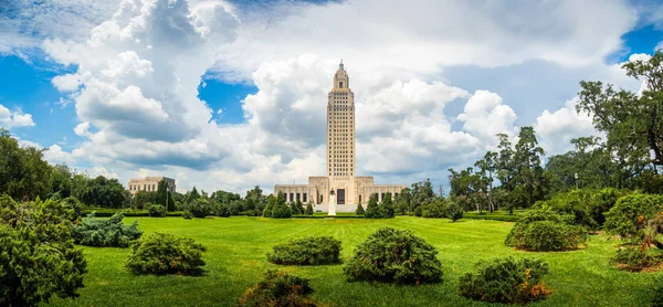 Ünlü ve tarihi Art Deco Louisiana State Capitol binası, Baton Rouge, La
