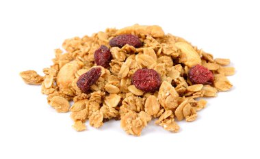 Mısır gevreği beyaz zemin üzerine çilek ile kahvaltı