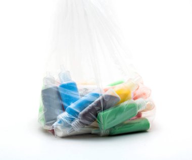 Renkli kum kum boyama için plastik şişe