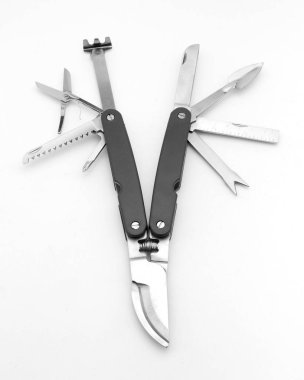 tam olarak gelişeceğini multitool izole üzerinde beyaz arka plan