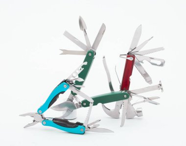 tam olarak gelişeceğini multitool izole üzerinde beyaz arka plan