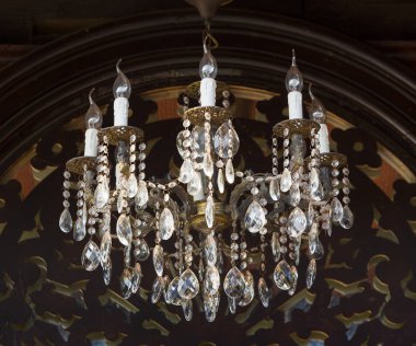 Güzel ve sevgili modern avize