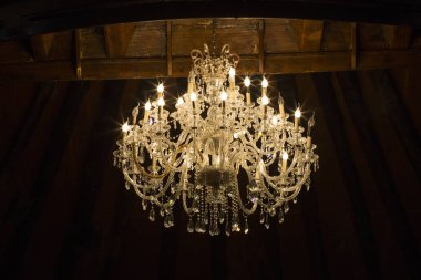 Güzel ve sevgili modern avize