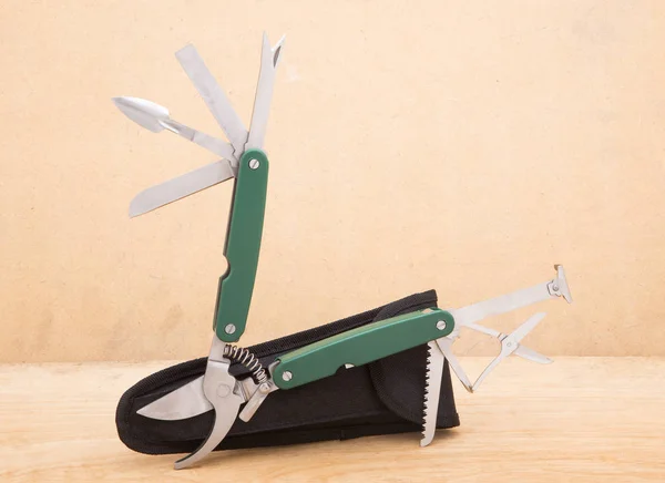 Isolato Multitool Completamente Spiegato — Foto Stock