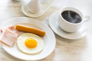 Açık büfe kahvaltı, self servisi, Otelde Ziyafet.