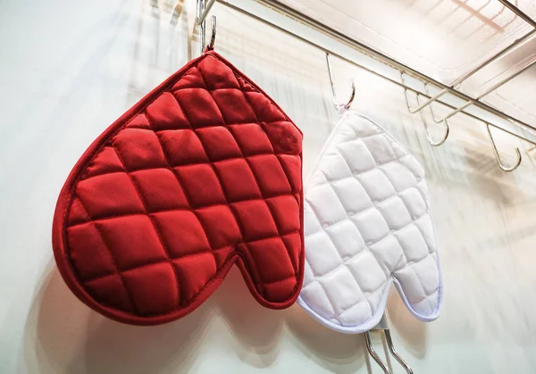 Eldivenler tencere ve acılı