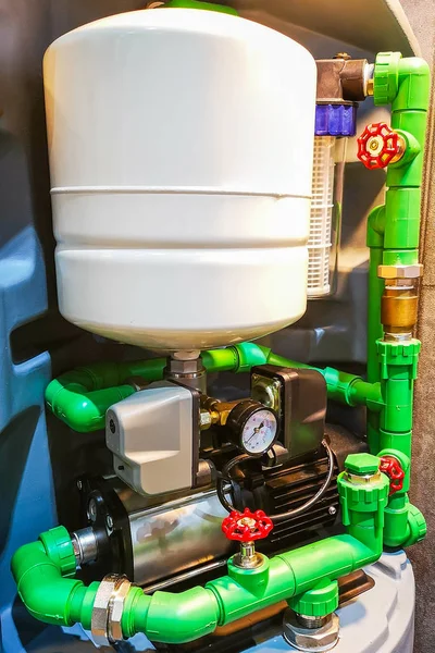 许多带有小型电动机的水泵 — 图库照片