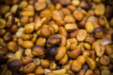 kurutulmuş çilek kahve çekirdekleri