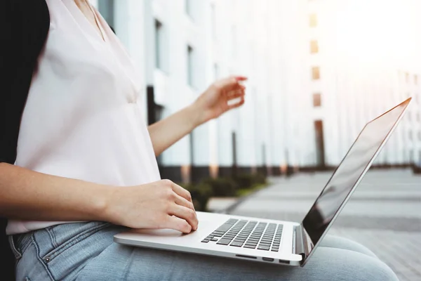 Young Woman Hipster Sits Outdoor Urban Typing Text Modern Laptop — Stock Photo, Image