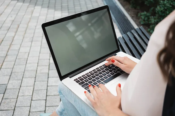 Young Woman Hipster Sits Outdoor Urban Typing Text Modern Laptop — Stock Photo, Image