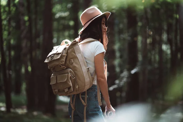 Back View Cute Young Woman Hat Backpack Location Map Hand — Stock Photo, Image