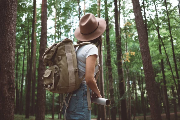 Brave Hipster Girl Traveling Alone Looking Forest Outdoors Wearing Treveler — Stock Photo, Image