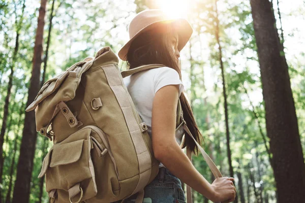 Back View Cute Young Woman Hat Backpack Location Map Hand — Stock Photo, Image