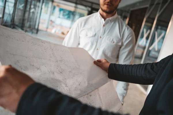 Two Building Engineers Blueprint Working Construction Site Industrial Enginer Worker — Stock Photo, Image