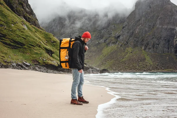 Man Adventurer Walking Sea Beach Cloudy Mountains Traveling Alone Ocean — Stock Photo, Image