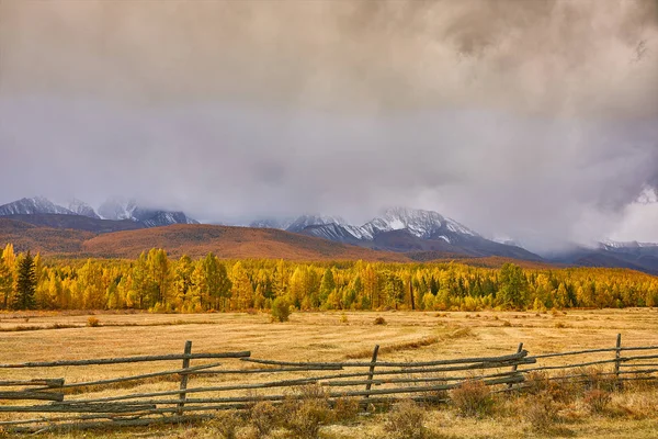 Paisaje de otoño. Belleza de la naturaleza concepto fondo . — Foto de Stock