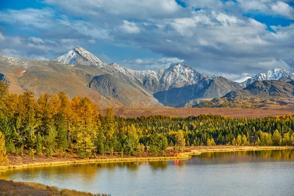 dağ gölü, Altay Dağları.