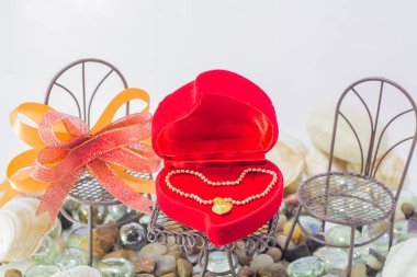 Altın kalp bilezik Love Takı doğal, temiz ve rahat bir kavram. En az stili