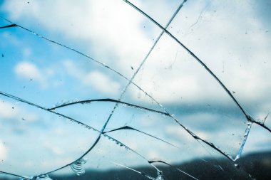 Mavi arka plan cam kırıkları